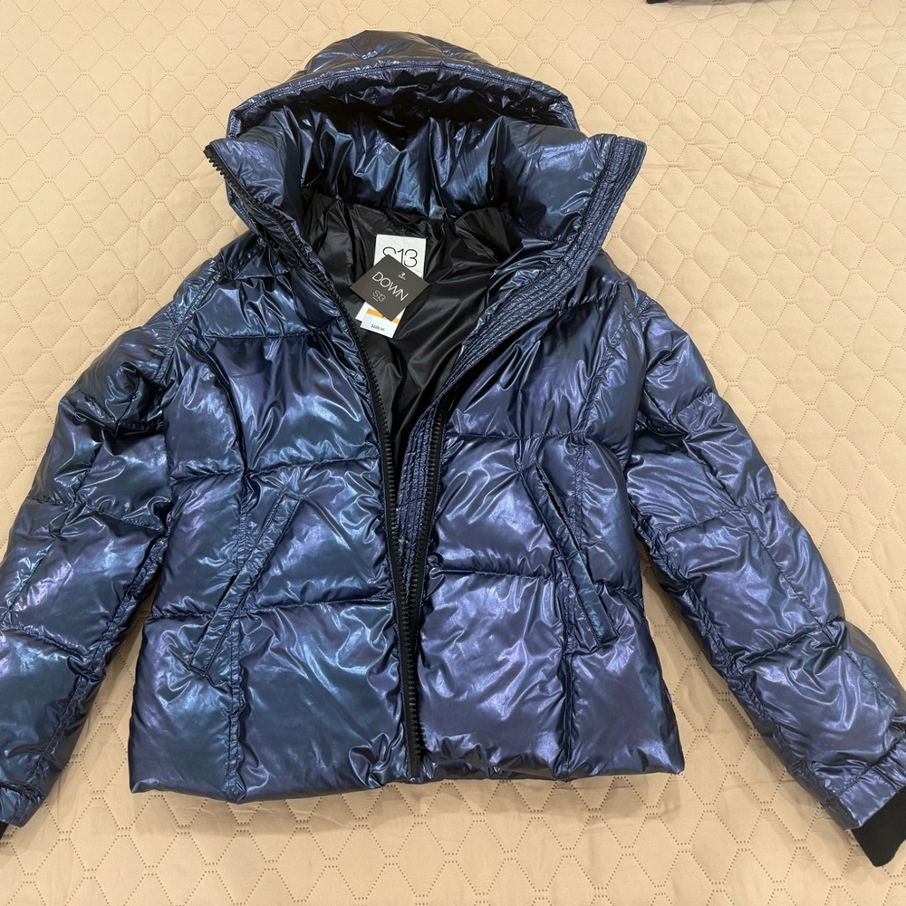 S13 Iridescent Blue Puffer Jacket